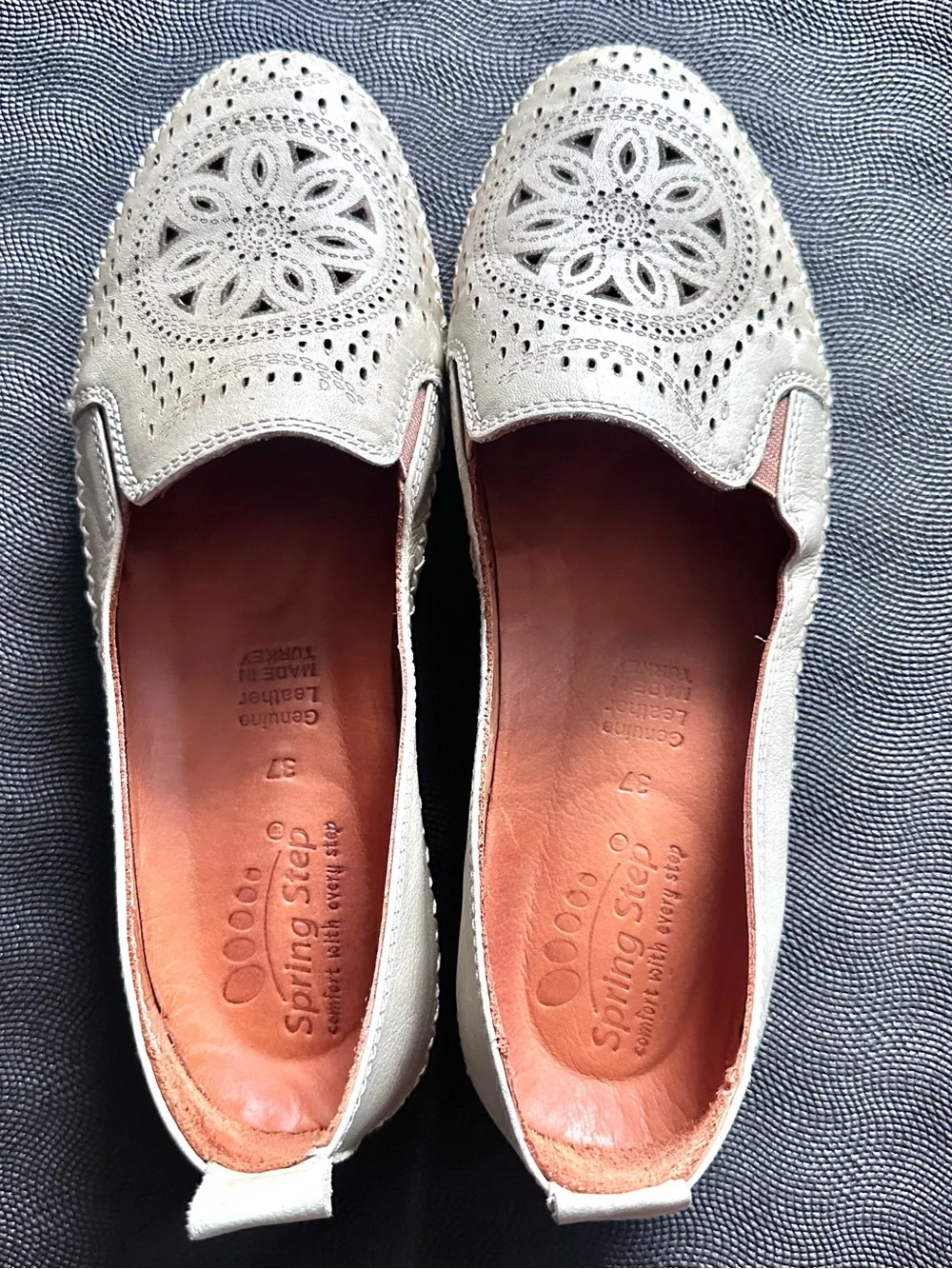 Spring Step Women’s Leather Floral Cut-Out Slip-On Loafer Flats US 6.5 EU 37